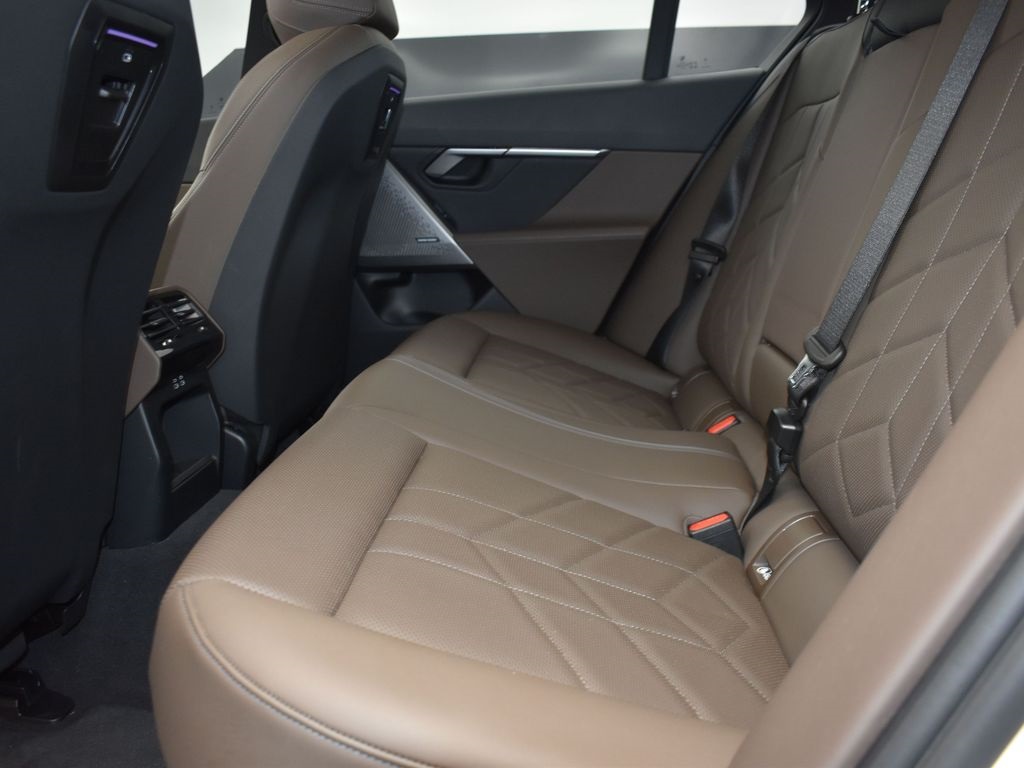 2024 Mineral White Metallic BMW 5 Series 530i RWD Sedan
