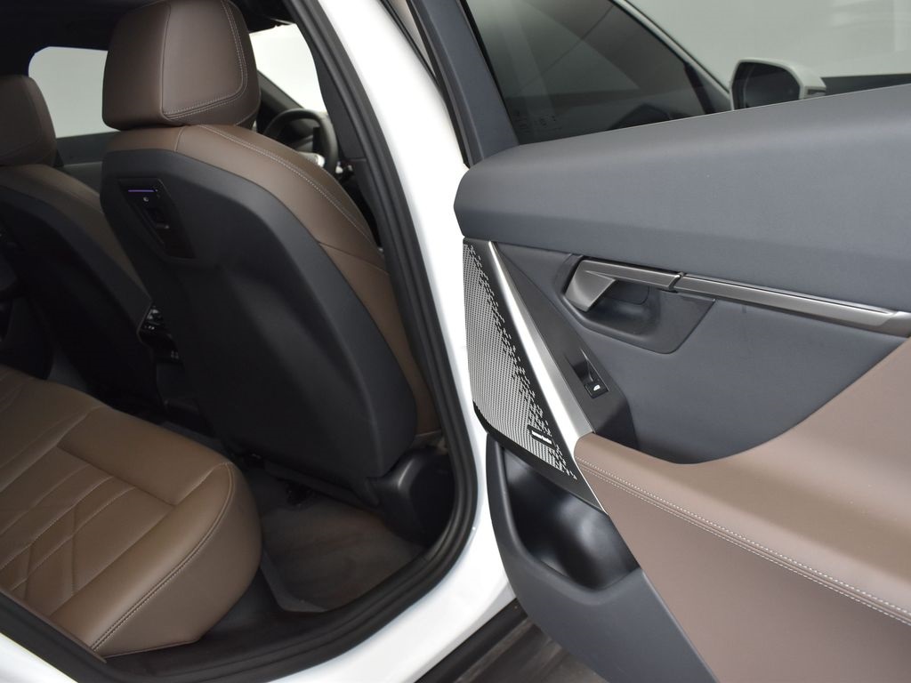 2024 Mineral White Metallic BMW 5 Series 530i RWD Sedan