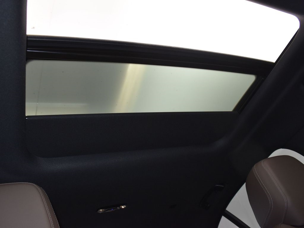 2024 Mineral White Metallic BMW 5 Series 530i RWD Sedan