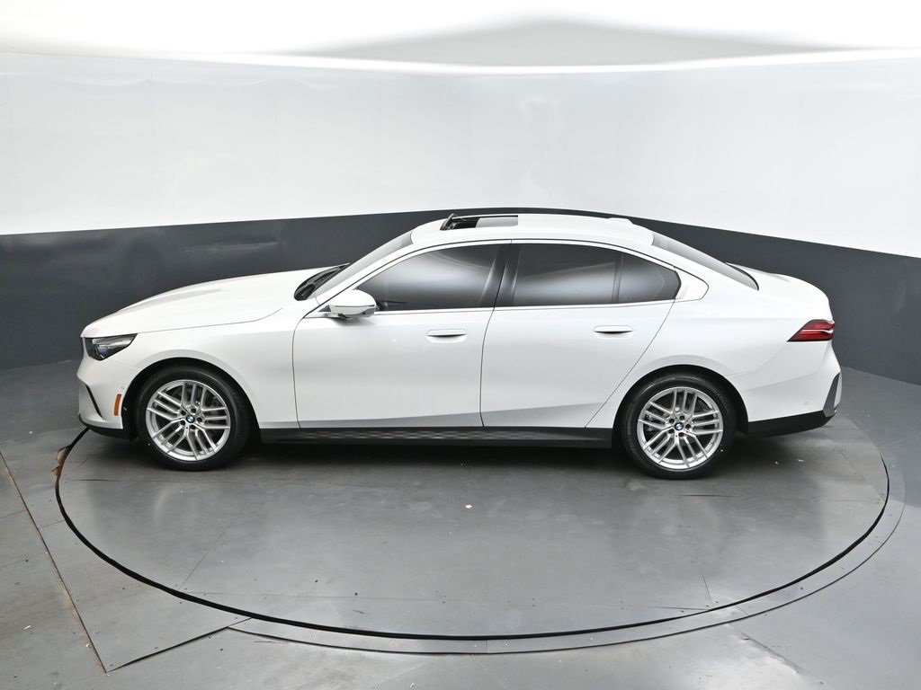 2024 Mineral White Metallic BMW 5 Series 530i RWD Sedan