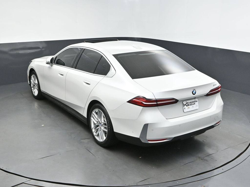 2024 Mineral White Metallic BMW 5 Series 530i RWD Sedan