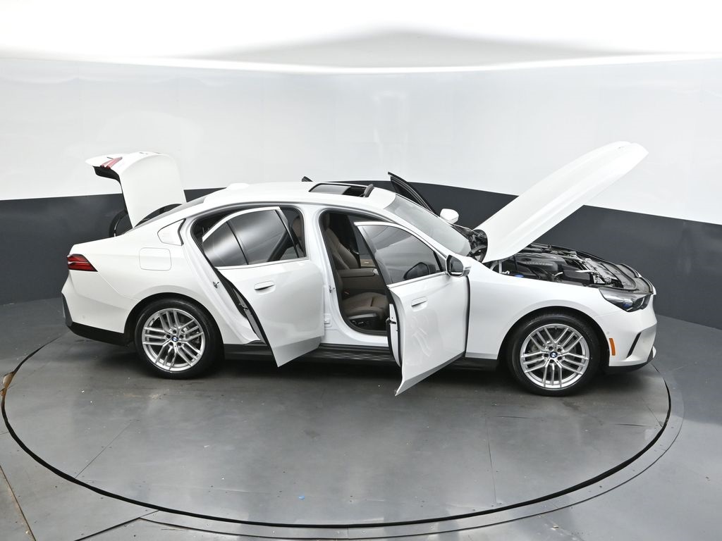 2024 Mineral White Metallic BMW 5 Series 530i RWD Sedan
