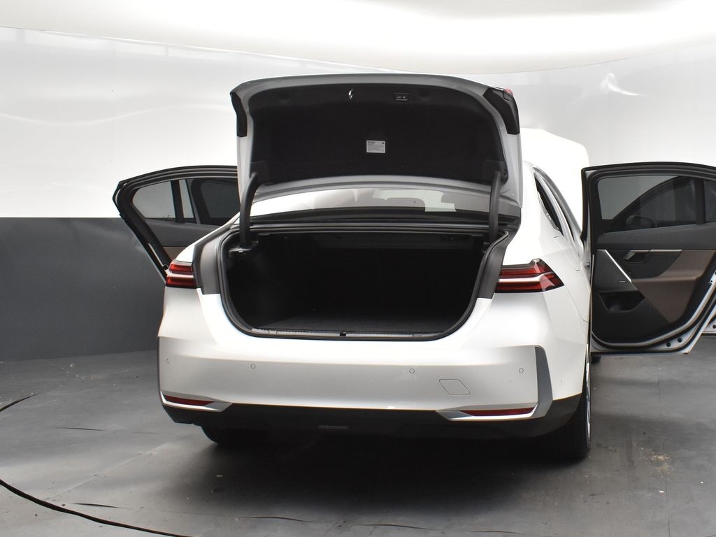 2024 Mineral White Metallic BMW 5 Series 530i RWD Sedan