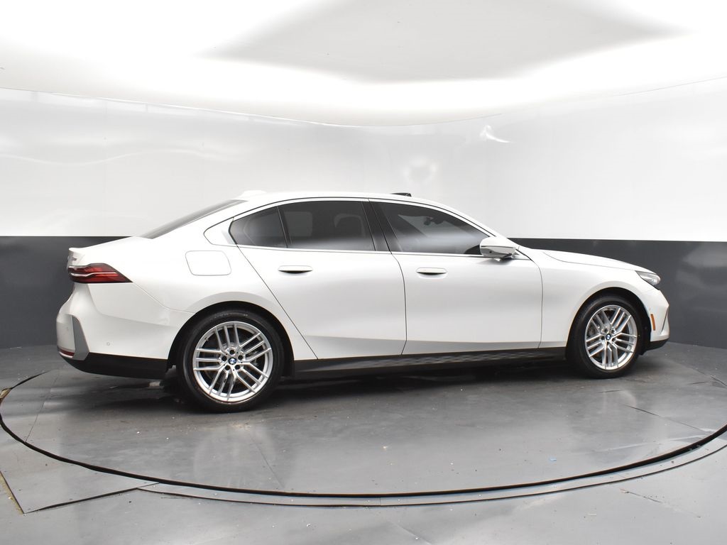 2024 Mineral White Metallic BMW 5 Series 530i RWD Sedan