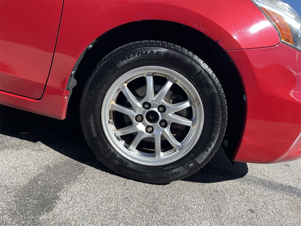 2014 Toyota Prius V Three photo 8