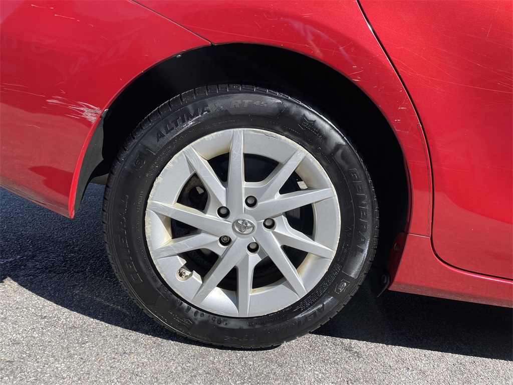 2014 Toyota Prius V Three photo 9