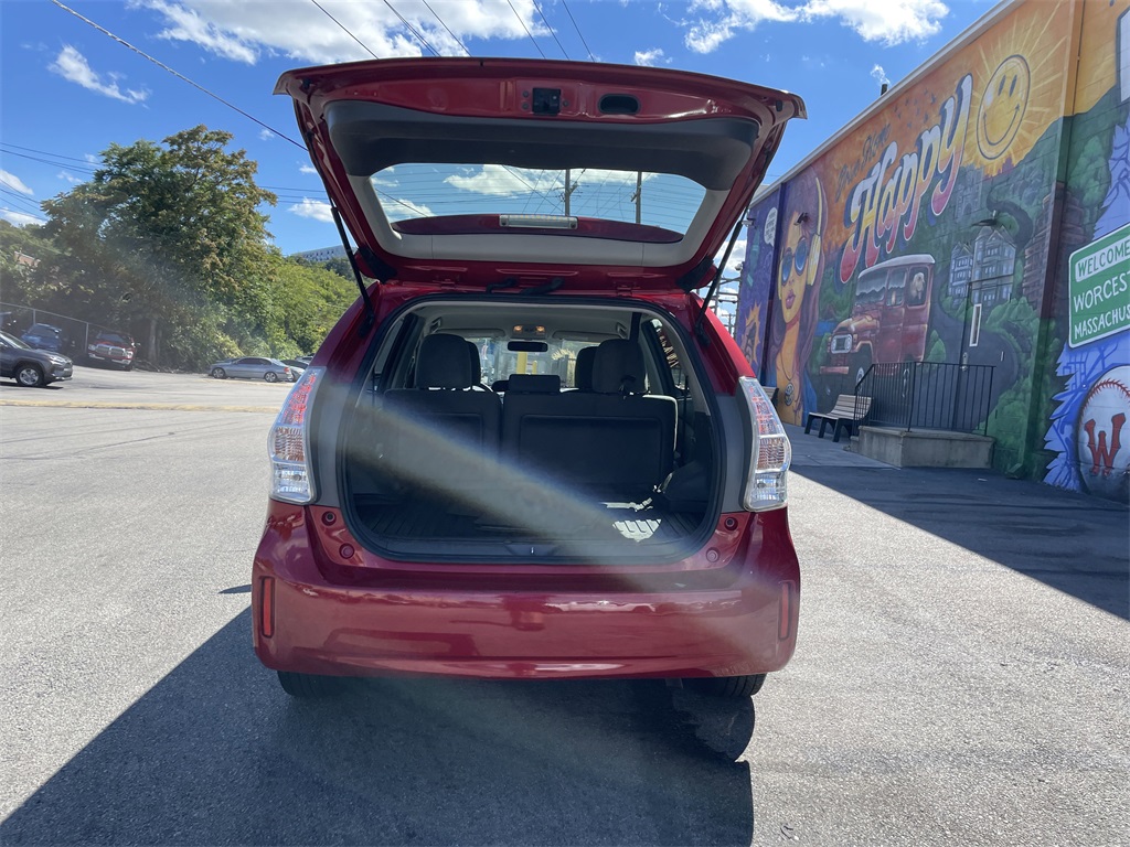 2014 Toyota Prius V Three photo 10