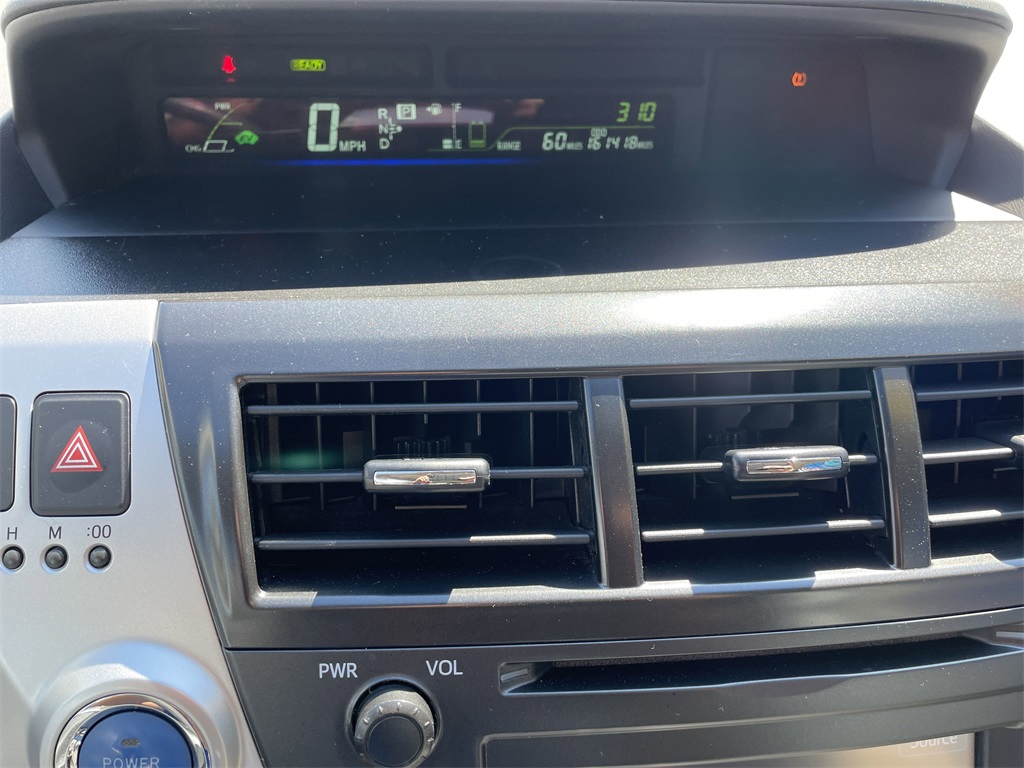 2014 Toyota Prius V Three photo 14