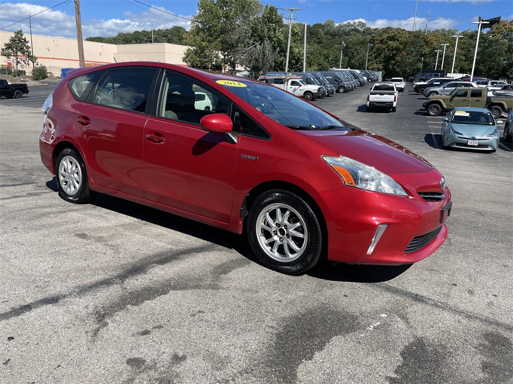 2014 Toyota Prius V Three photo 3