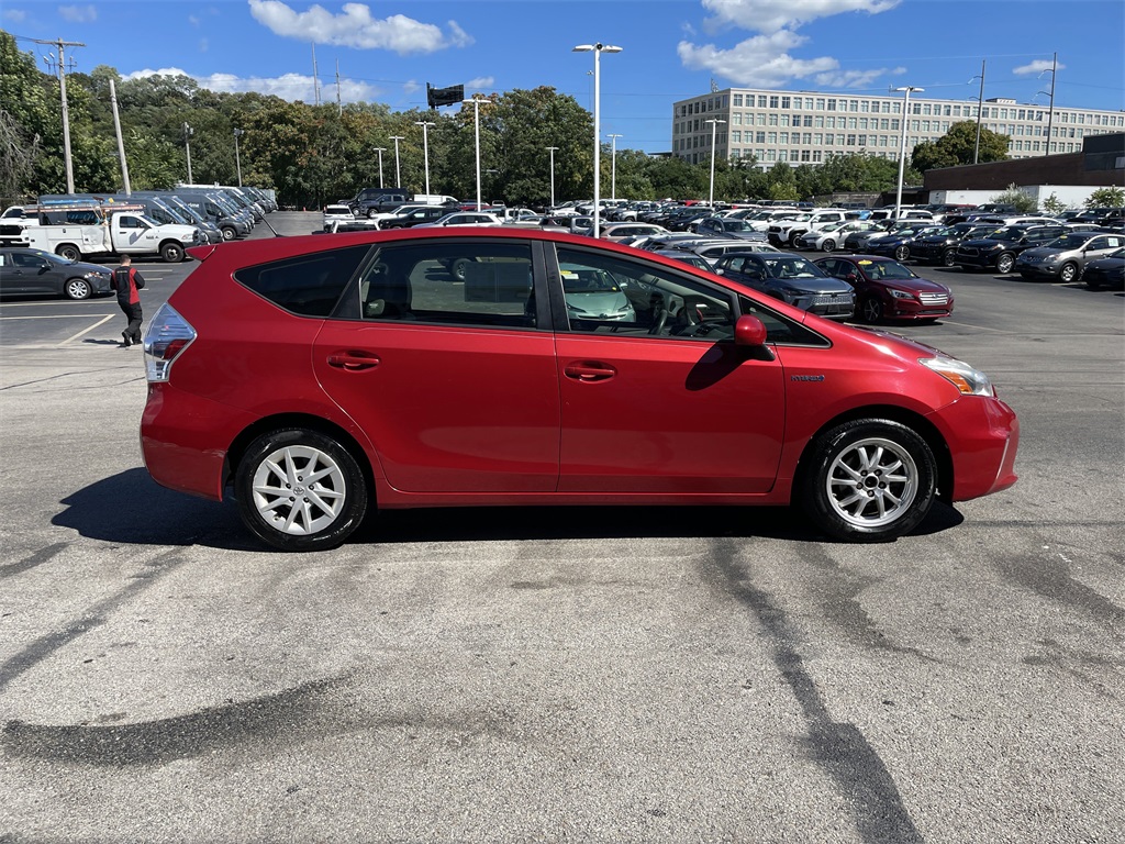 2014 Toyota Prius V Three photo 4