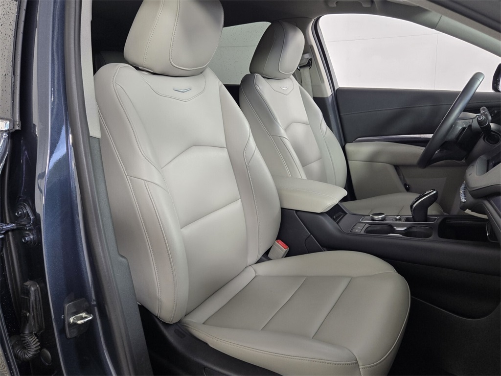 used 2021 Cadillac XT4 car, priced at $24,500