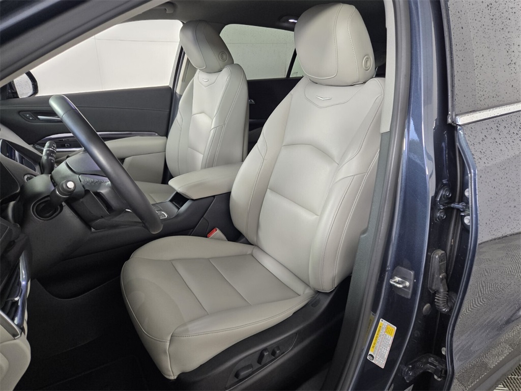 used 2021 Cadillac XT4 car, priced at $24,500