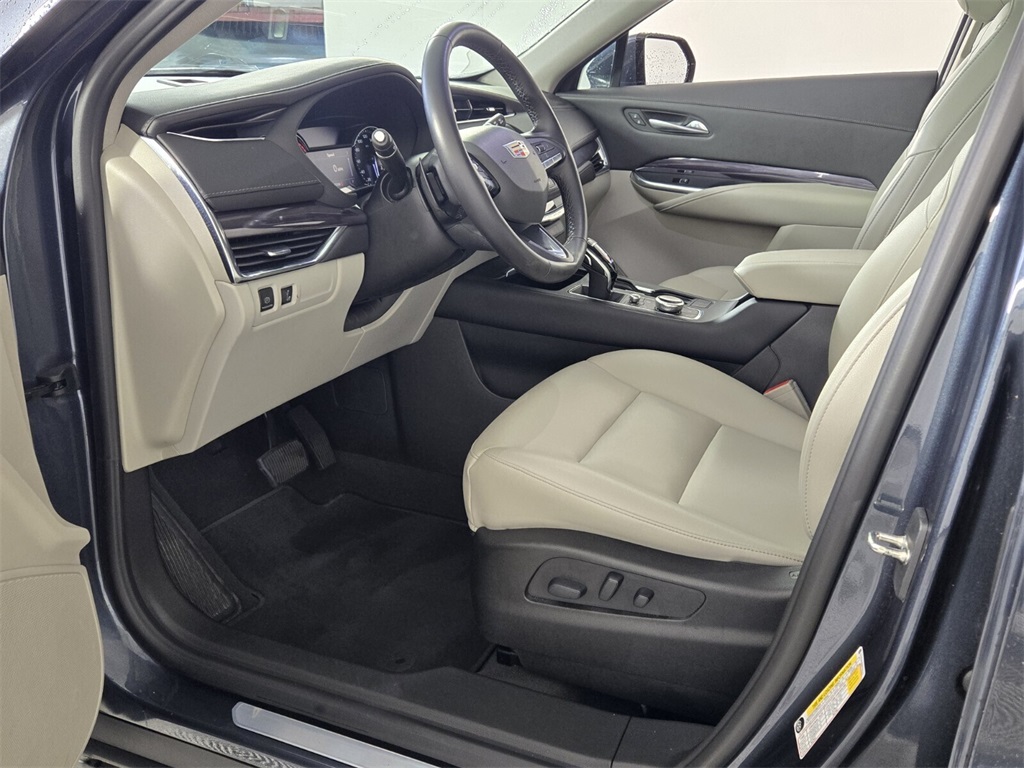 used 2021 Cadillac XT4 car, priced at $24,500