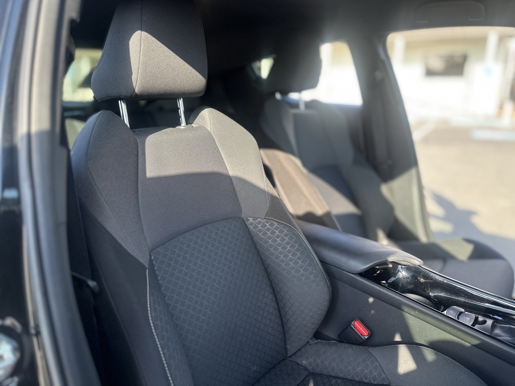 2022 Toyota C-HR XLE photo 24