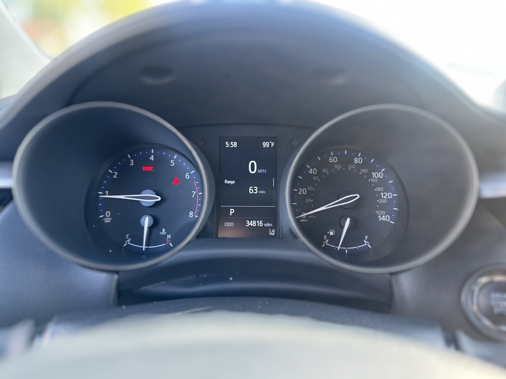 2022 Toyota C-HR XLE photo 30