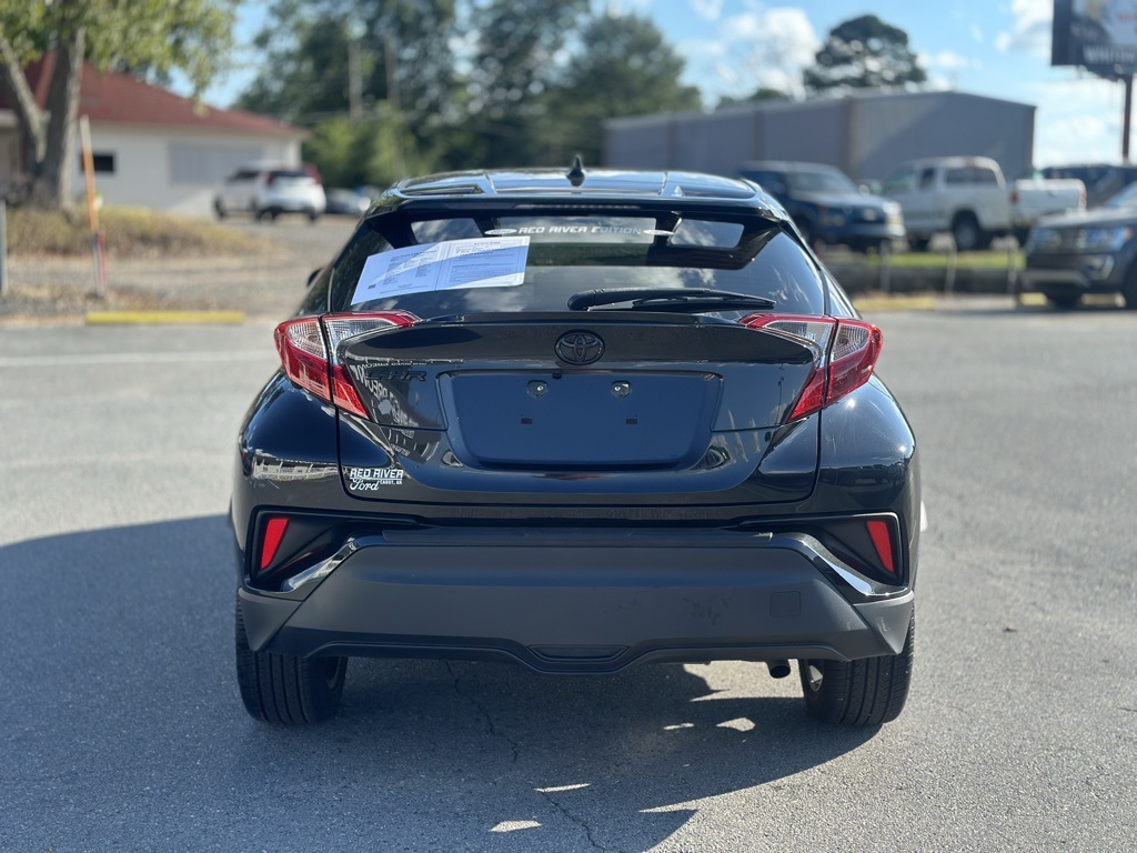 2022 Toyota C-HR XLE photo 5