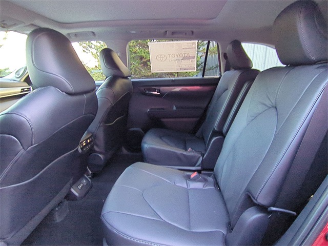 new 2026 Toyota Highlander car, priced at $56,977