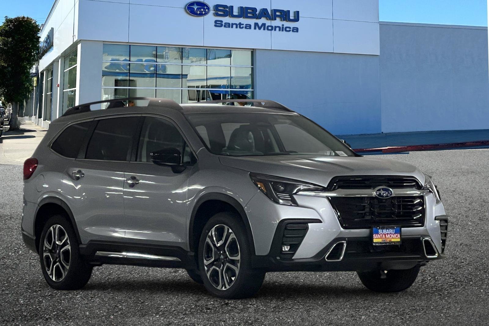 2025 Subaru Ascent Touring's photo