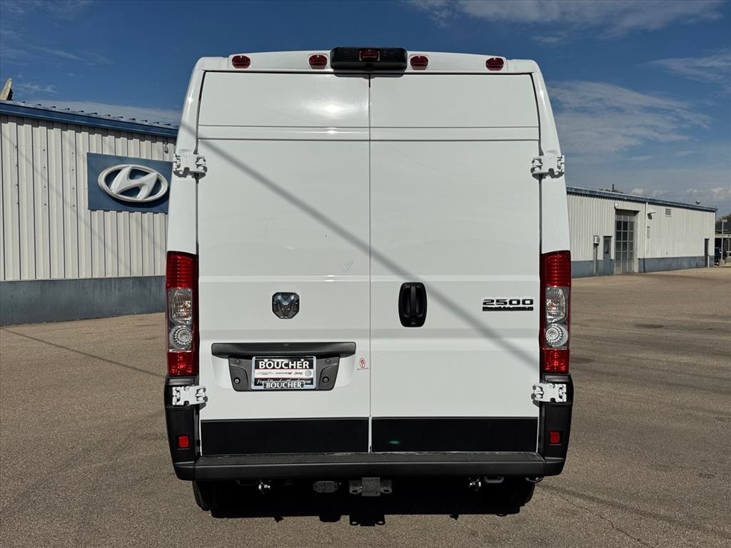 2026 Ram ProMaster 2500 photo 3