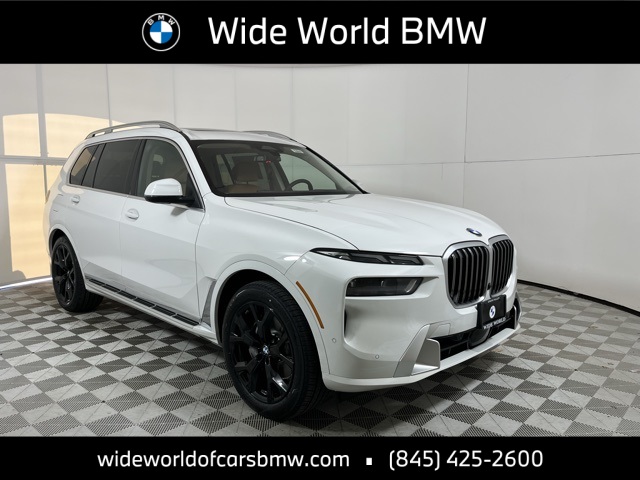 2025 BMW X7 40i's photo