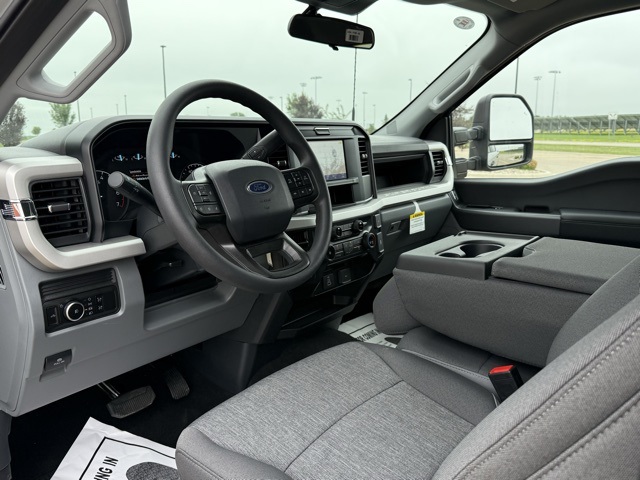 2025 Ford F-350 Super Duty XL