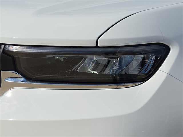 2025 Jeep Grand Cherokee Laredo photo 4