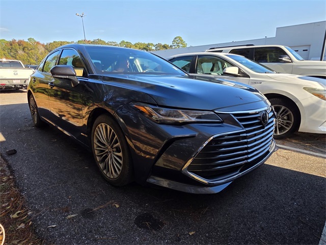2022 Toyota Avalon Limited's photo