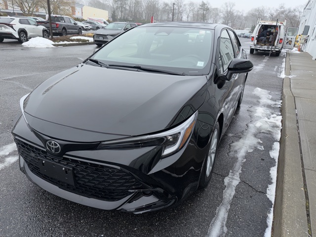 2024 Toyota Corolla Hatchback SE's photo