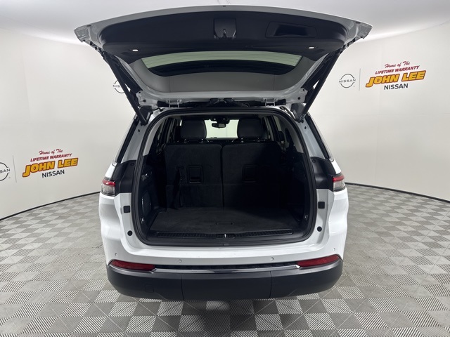 2021 Bright White Clearcoat Jeep Grand Cherokee L Limited 4X4 SUV