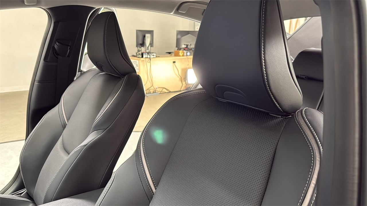 2026 Toyota Prius XLE photo 13