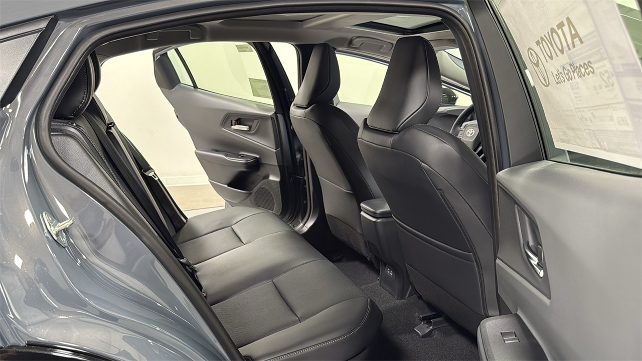 2026 Toyota Prius XLE photo 17