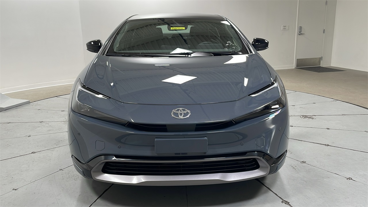 2026 Toyota Prius XLE photo 2