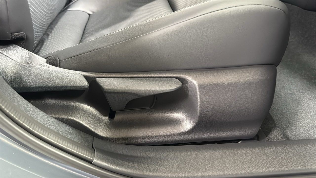 2026 Toyota Prius XLE photo 20