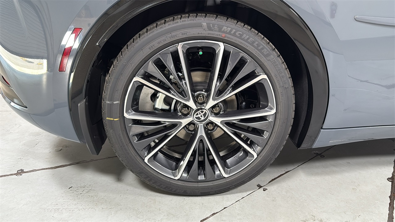 2026 Toyota Prius XLE photo 22