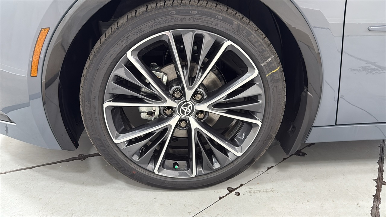 2026 Toyota Prius XLE photo 24
