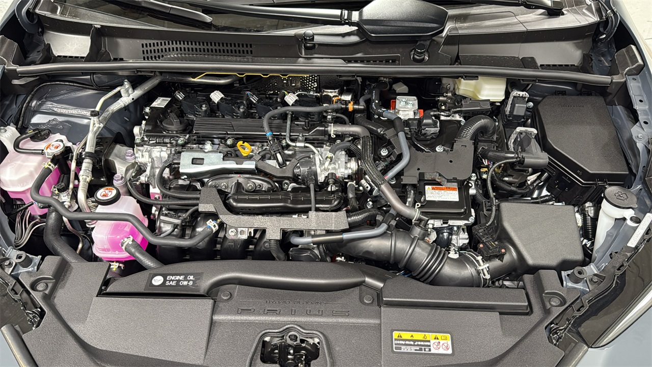 2026 Toyota Prius XLE photo 25