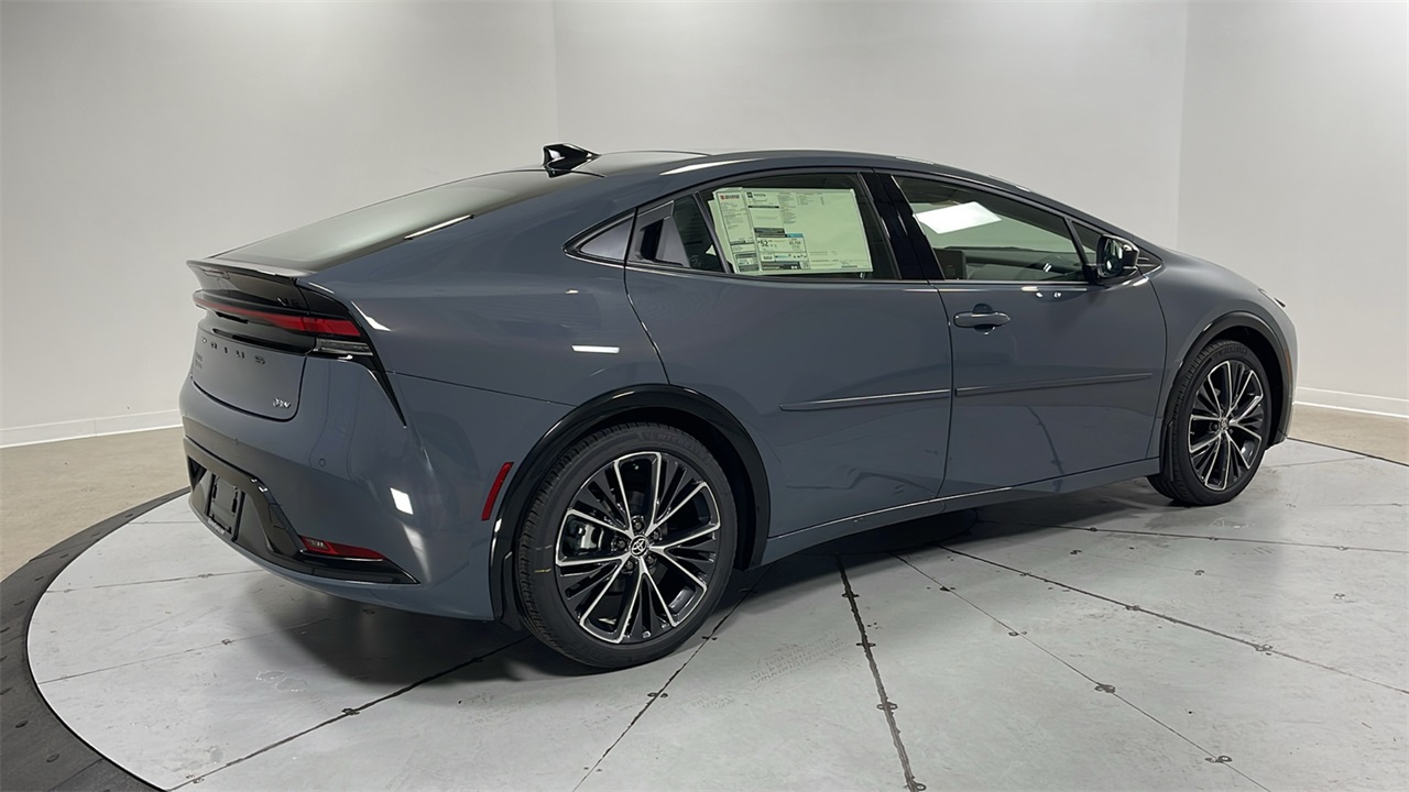 2026 Toyota Prius XLE photo 5