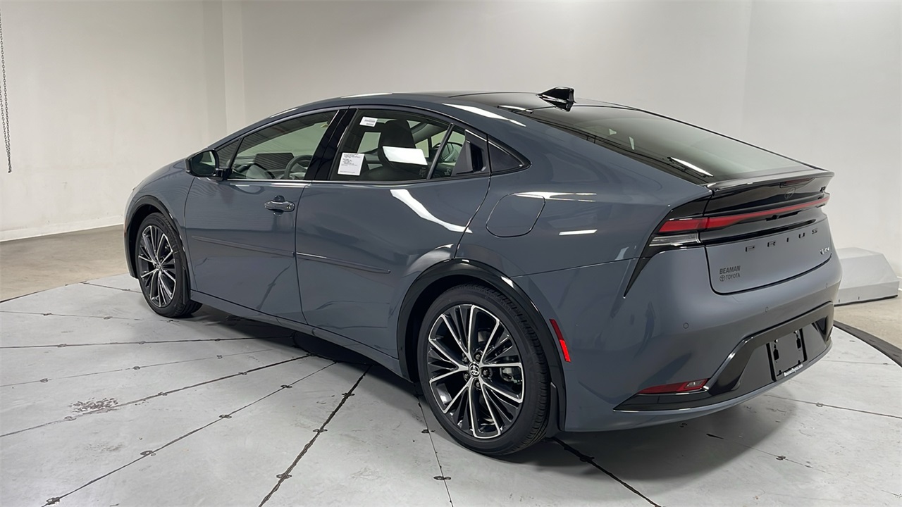 2026 Toyota Prius XLE photo 7