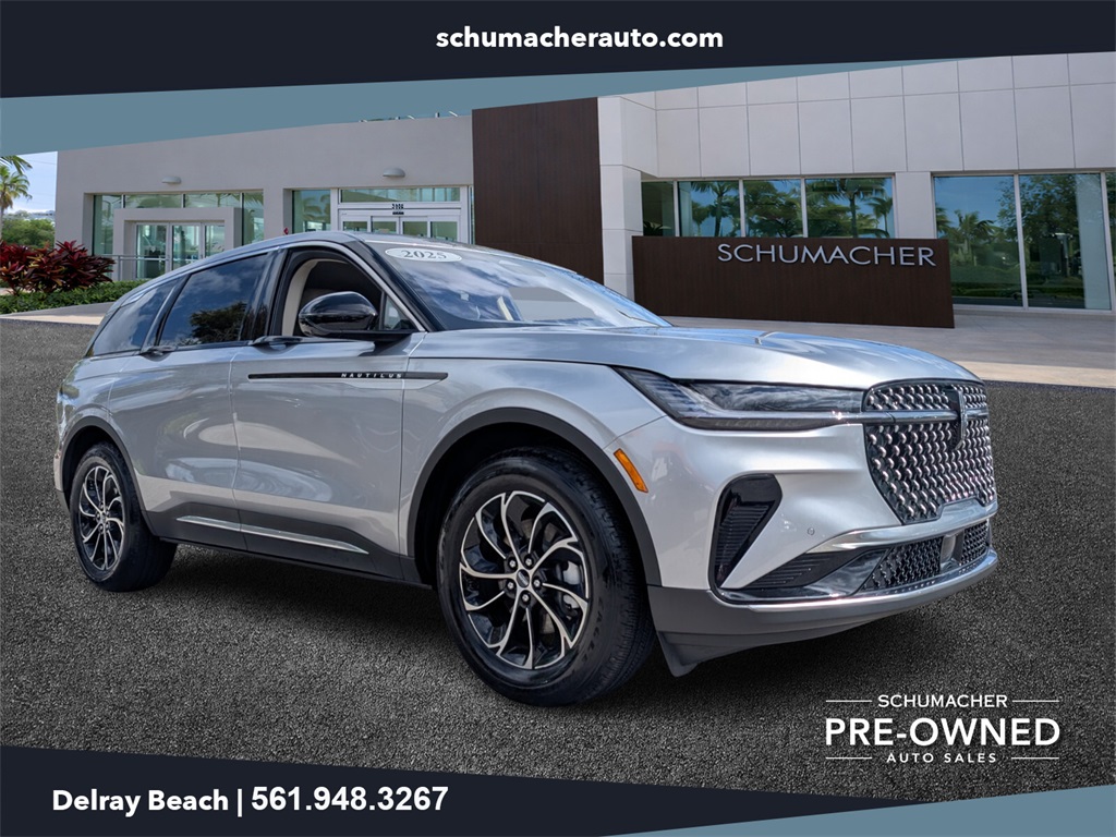 used 2025 Lincoln Nautilus car, priced at $49,988