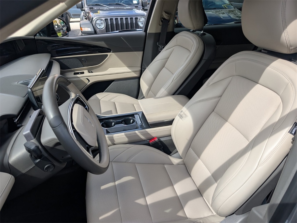 used 2025 Lincoln Nautilus car, priced at $49,988