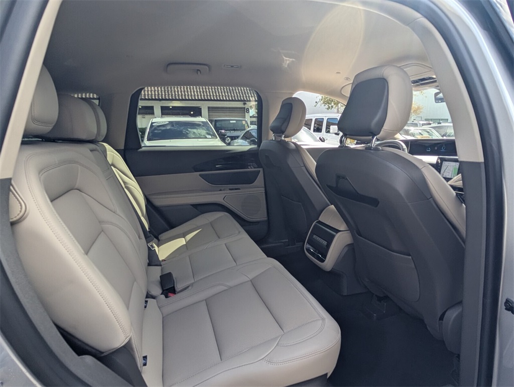 used 2025 Lincoln Nautilus car, priced at $49,988