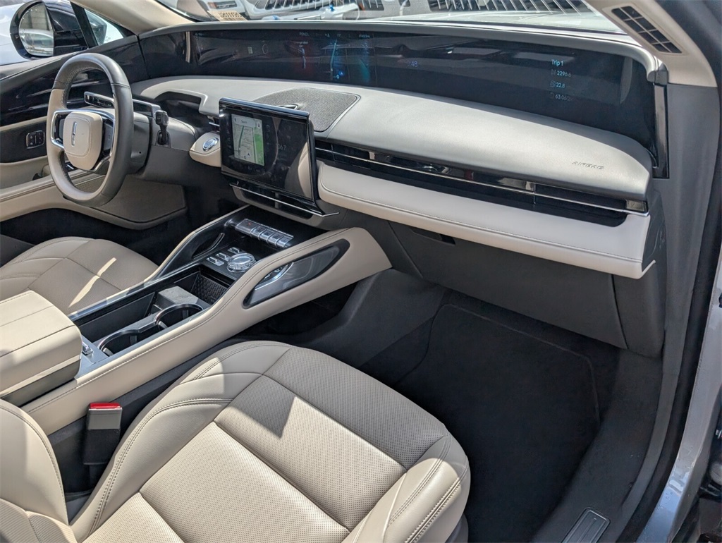 used 2025 Lincoln Nautilus car, priced at $49,988