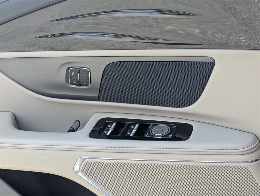 used 2025 Lincoln Nautilus car, priced at $49,988