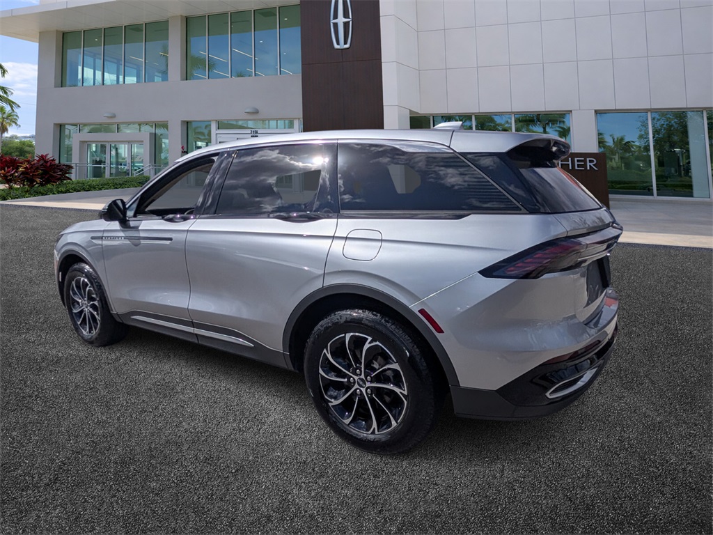 used 2025 Lincoln Nautilus car, priced at $49,988