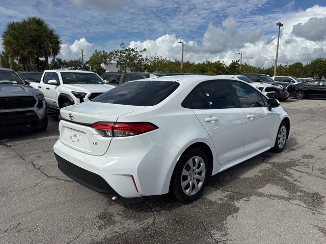 2024 Toyota Corolla LE photo 3