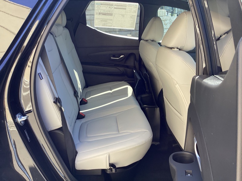 2026 Hyundai Santa Cruz SEL photo 12