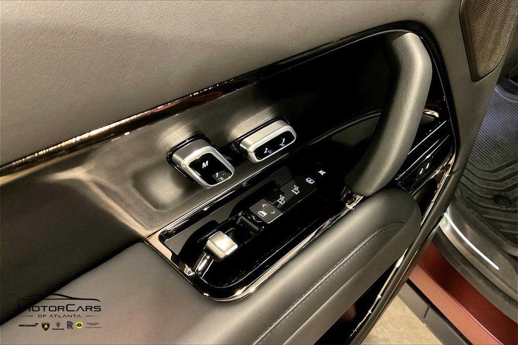 2023 Land Rover Range Rover SV AWD SUV