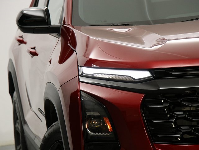 2025 Chevrolet Equinox LT photo 4