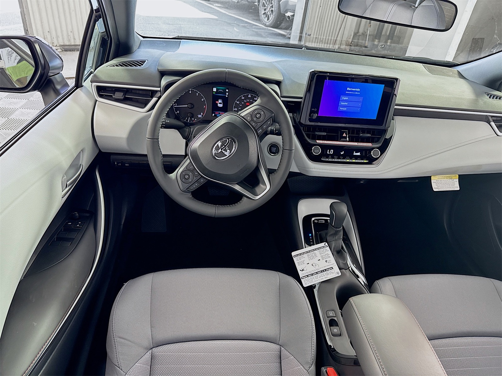 2025 Toyota Corolla SE photo 12