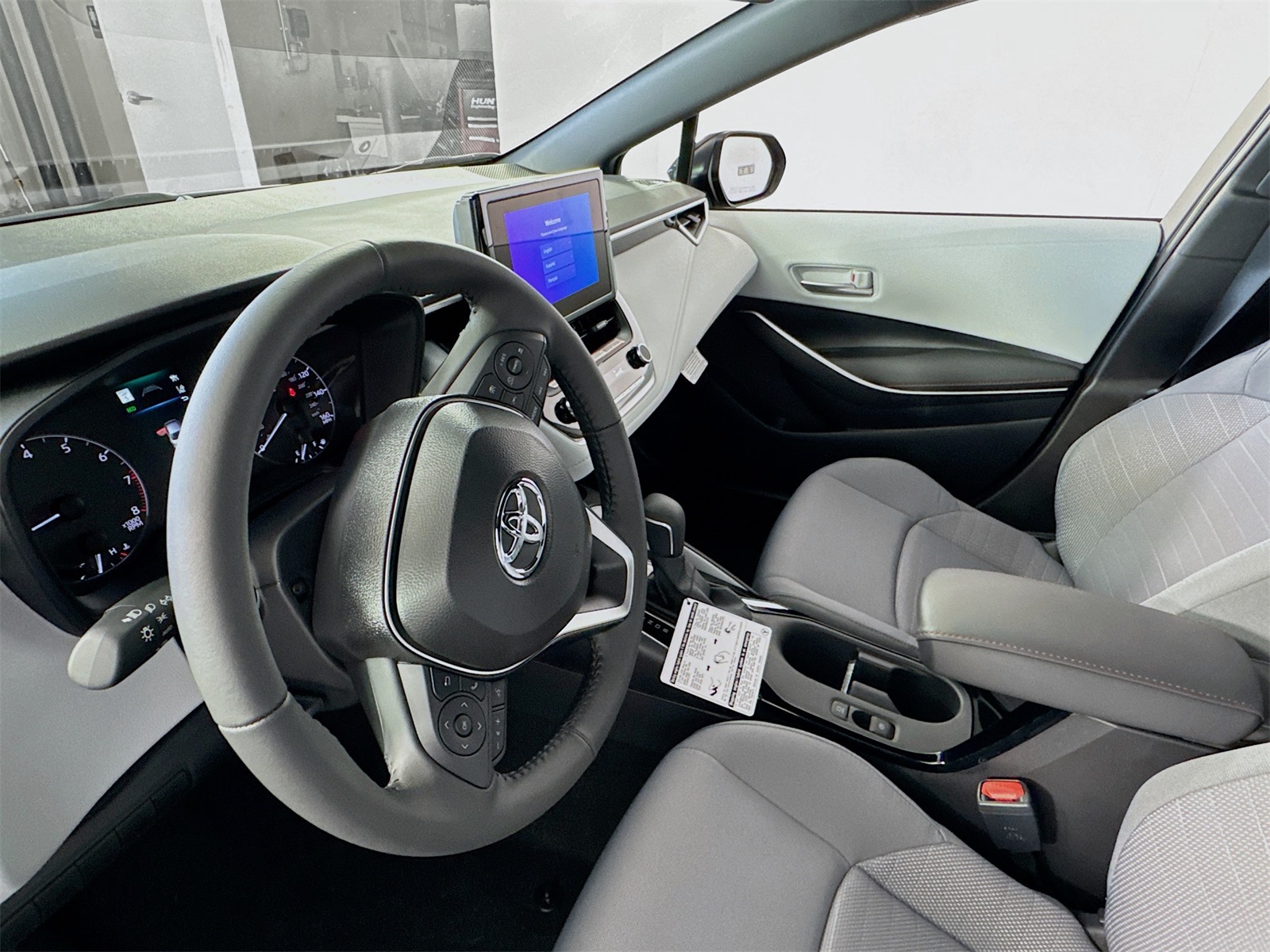 2025 Toyota Corolla SE photo 7